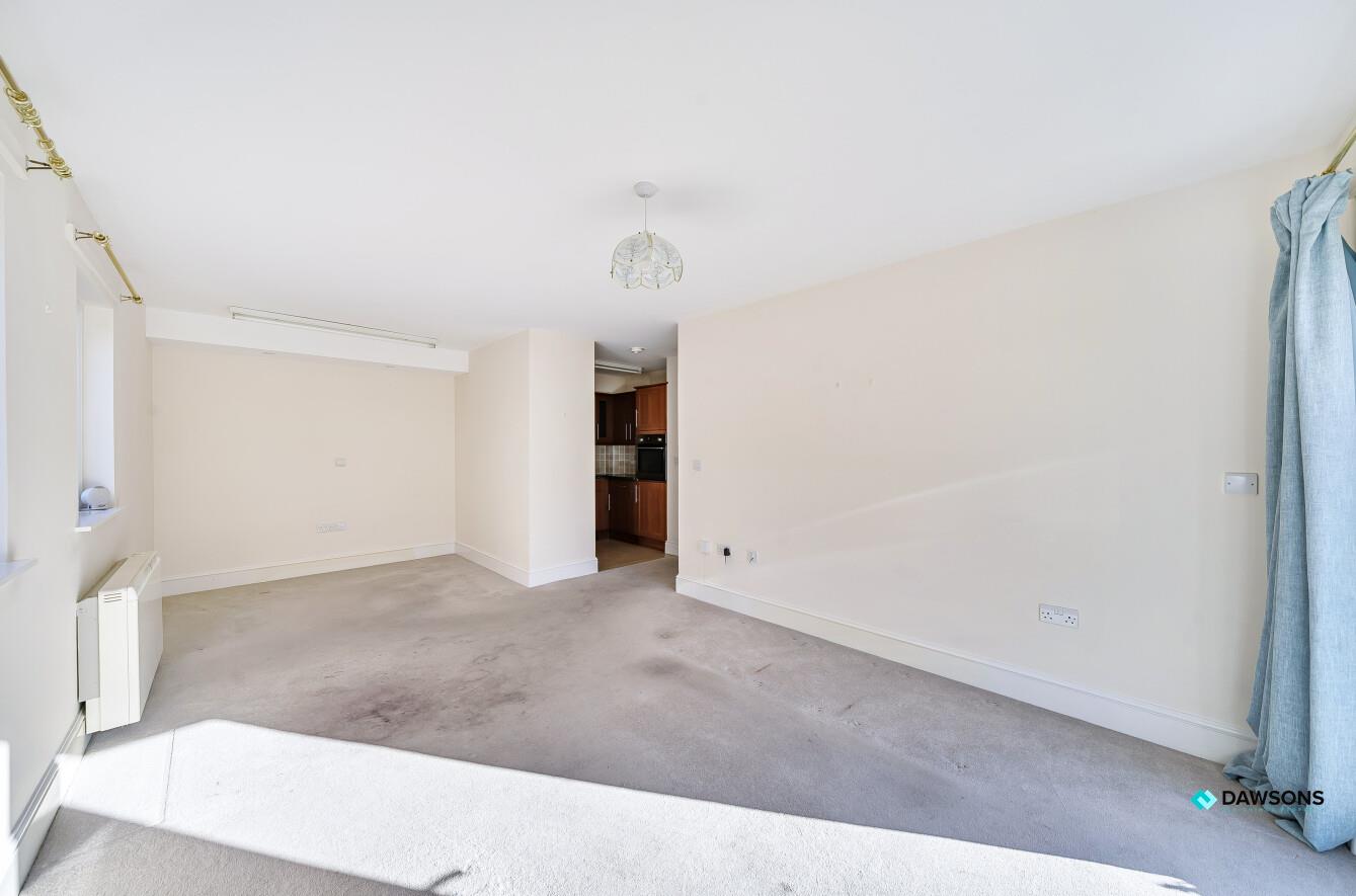 Willow Court, Clyne Common, Swansea, SA3 3JB